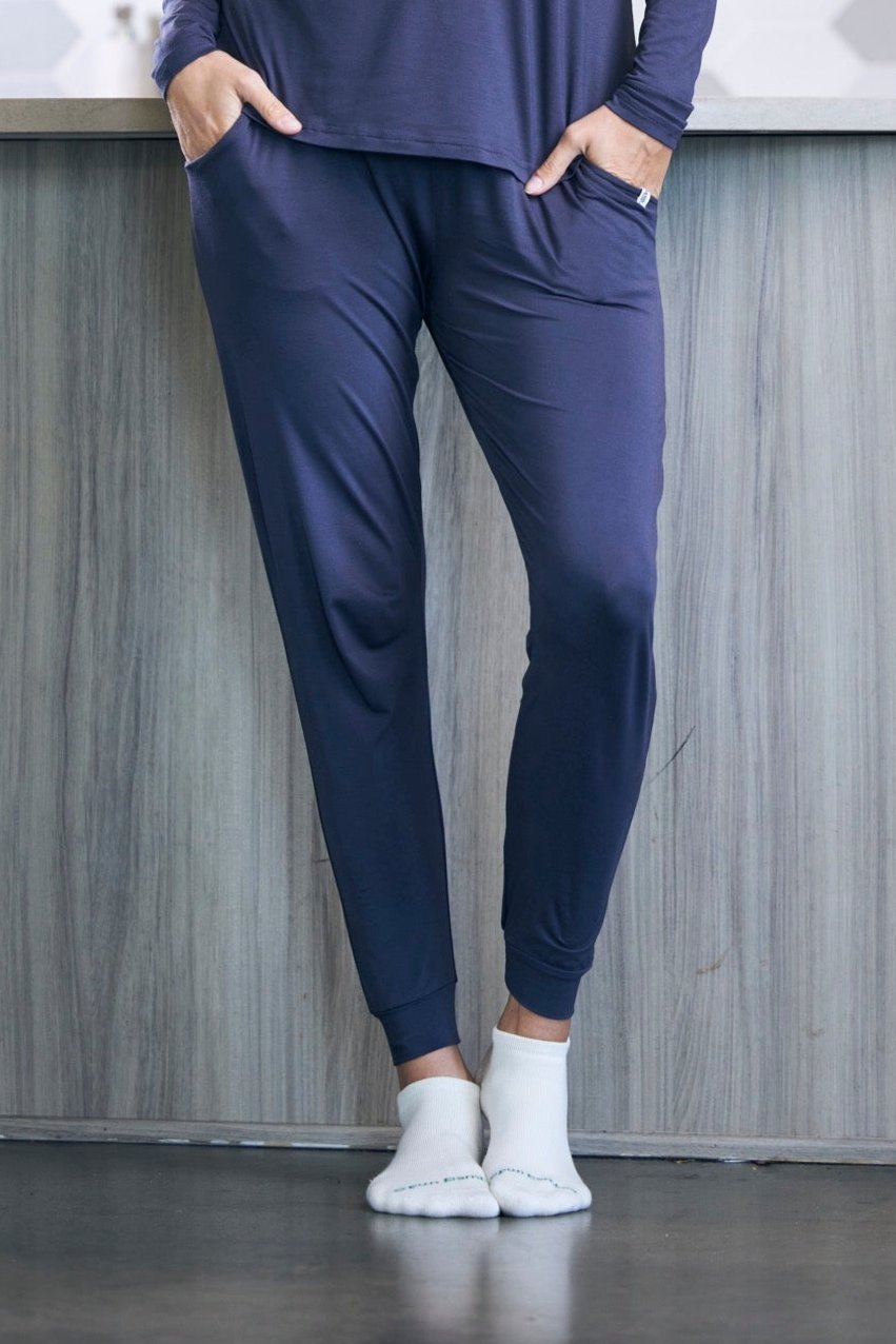 Women's Bamboo Lounge Set - Long Sleeve T-Shirt and Jogger Pants - Che Cose Belle