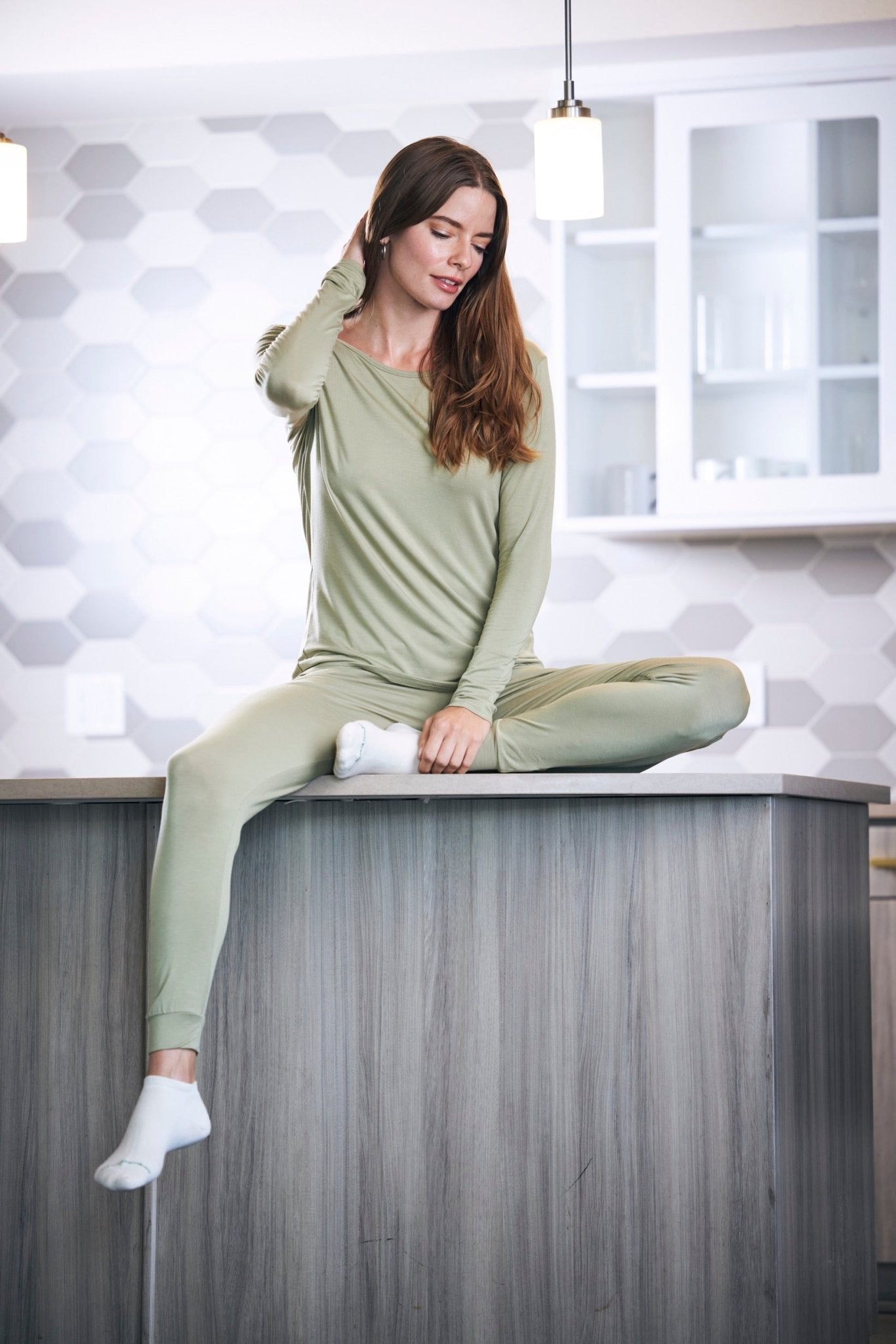 Women's Bamboo Lounge Set - Long Sleeve T-Shirt and Jogger Pants - Che Cose Belle
