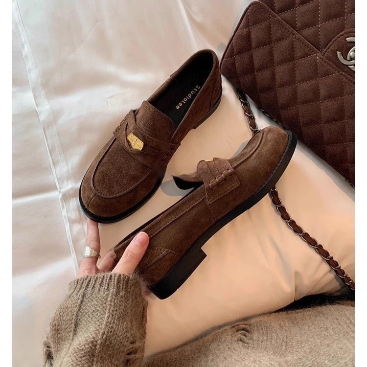 Women's British - Style Gold Coin Loafers | Block Heel Leather Slip - Ons - Che Cose Belle