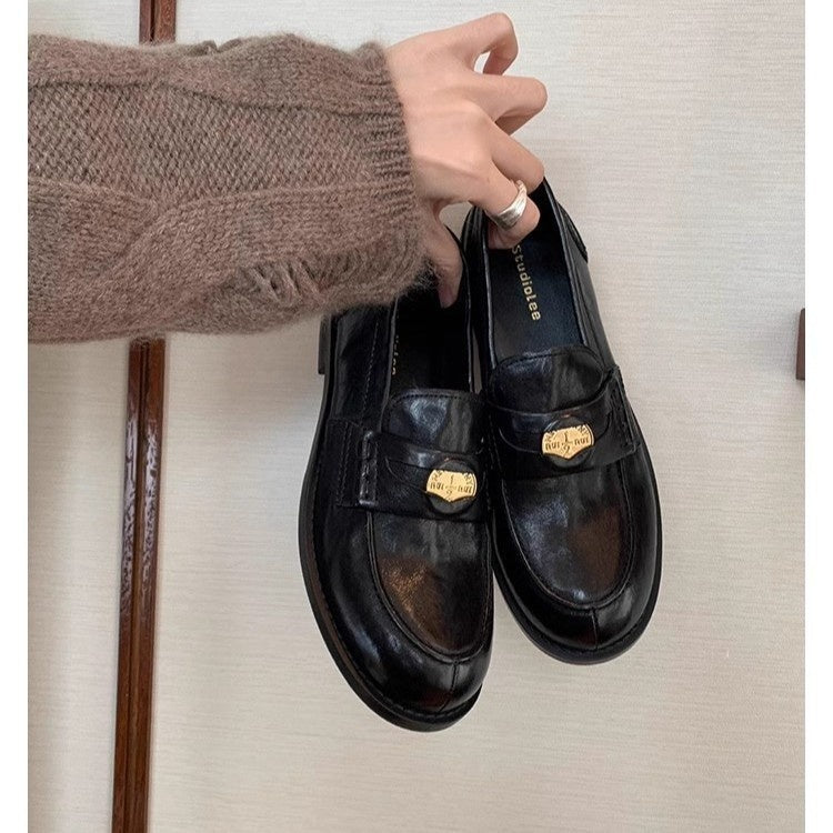 Women's British - Style Gold Coin Loafers | Block Heel Leather Slip - Ons - Che Cose Belle