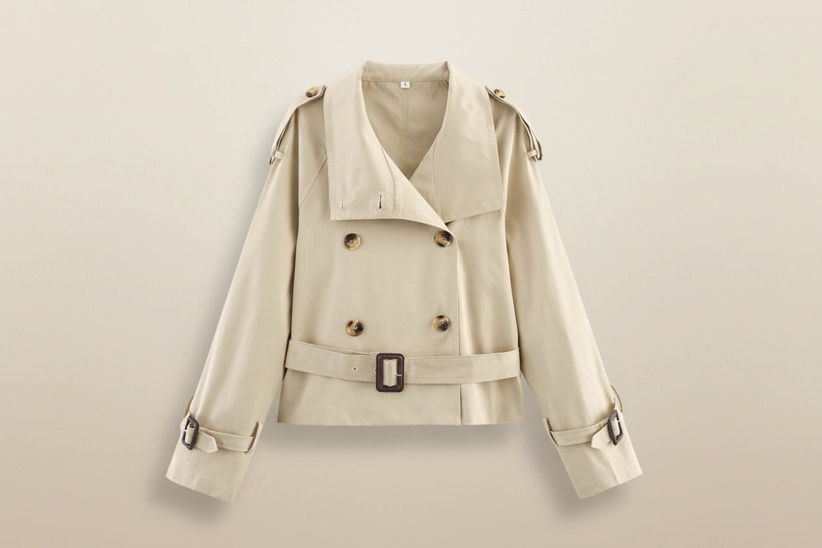 Women's Notch-Collar Short Trench Coat with Belt Buckle Detail - Che Cose Belle