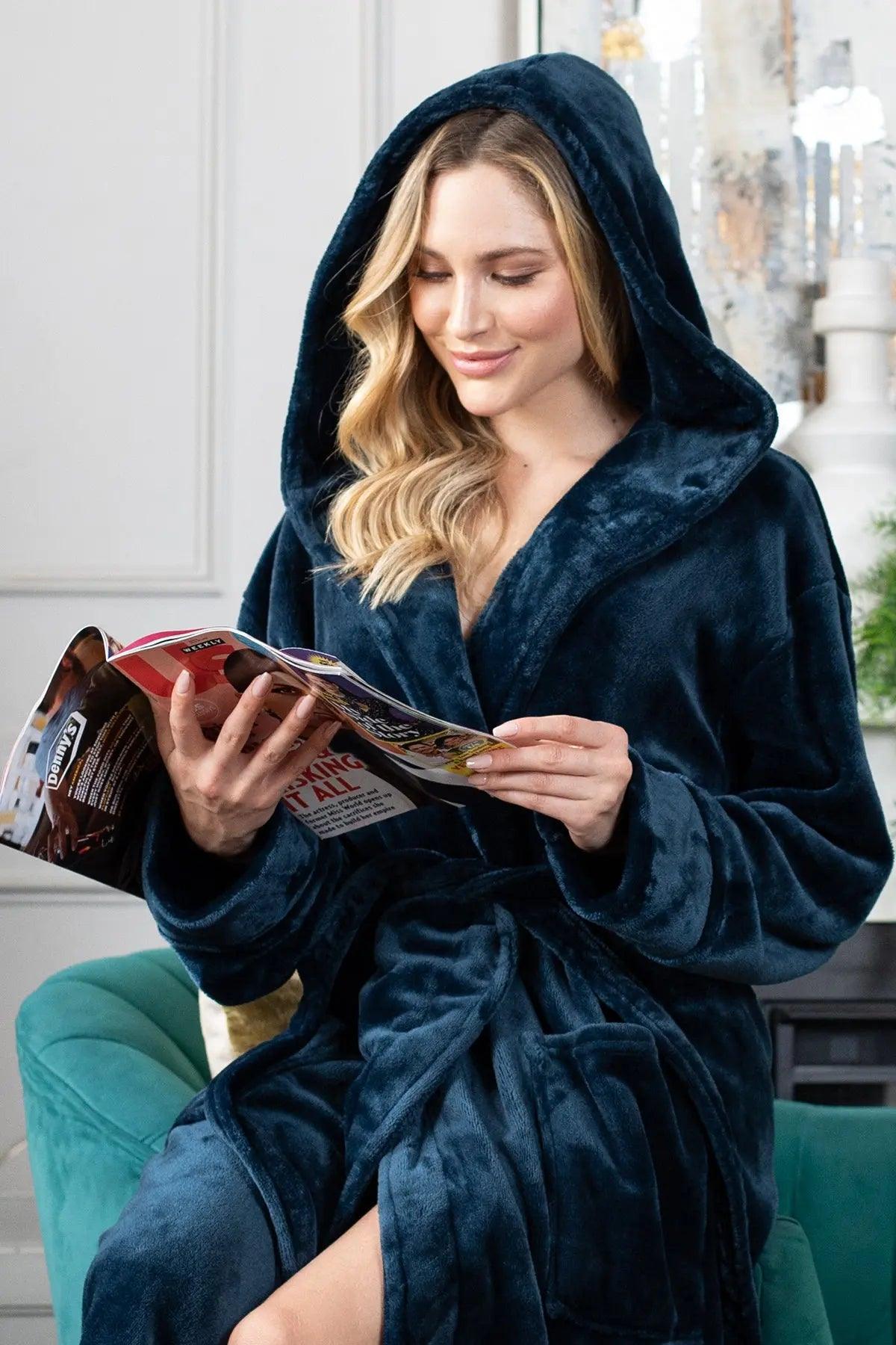 Women’s Plush Hooded Robe - Spa - Worthy Comfort at Home - Che Cose Belle