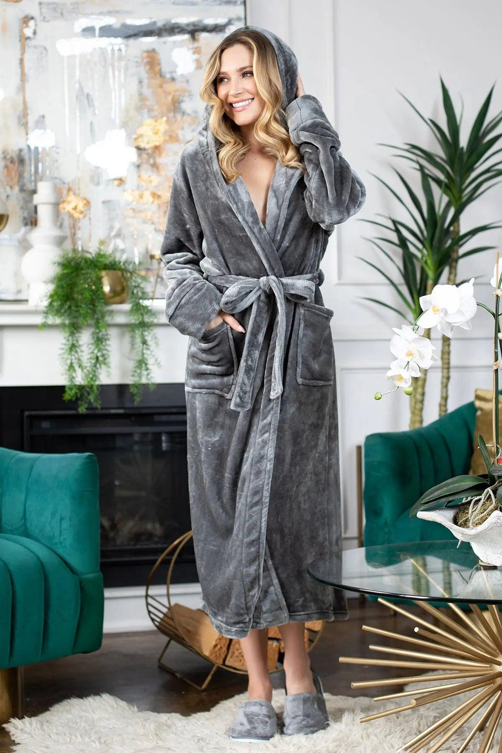 Women’s Plush Hooded Robe - Spa - Worthy Comfort at Home - Che Cose Belle