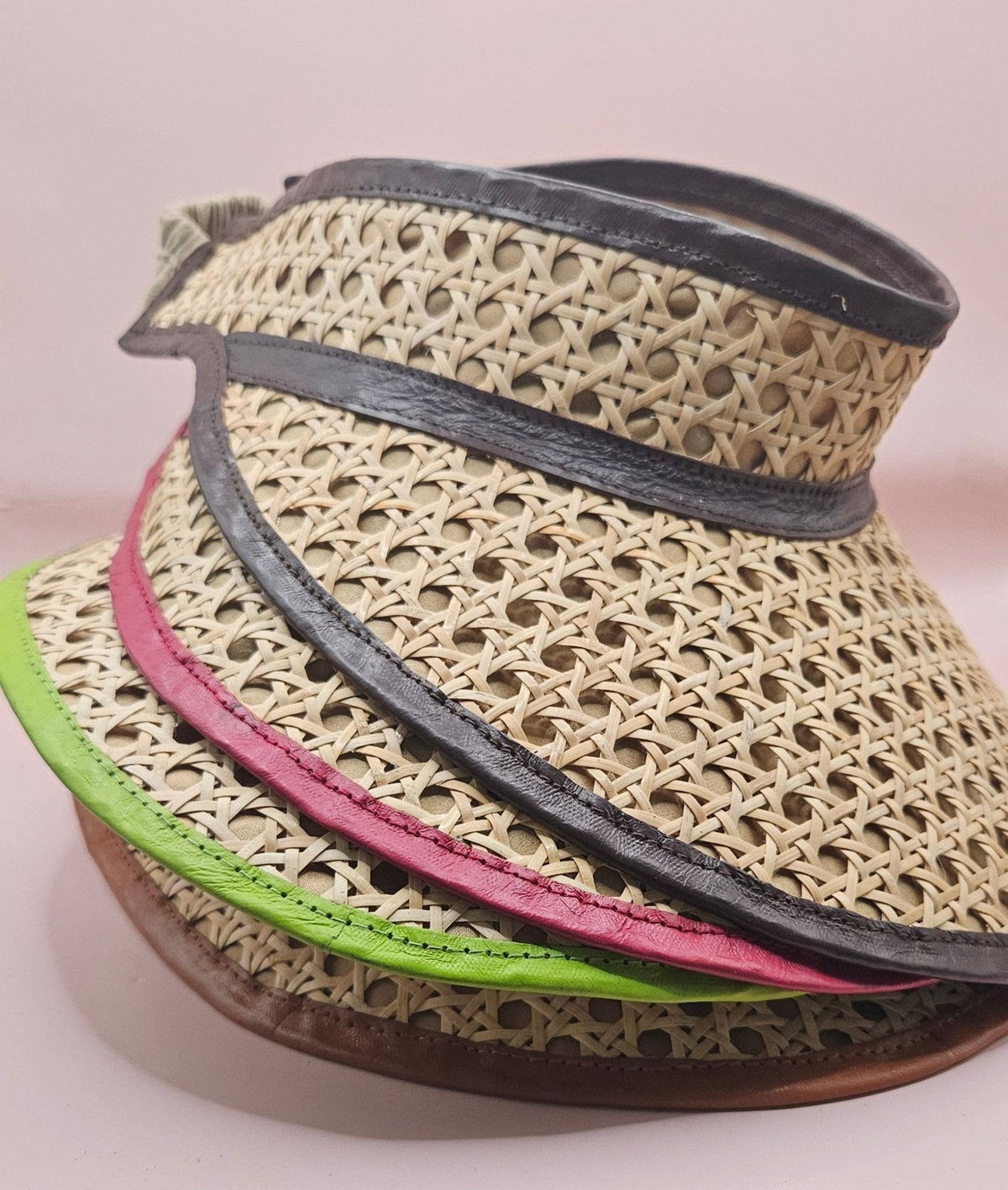 Woven Rattan Cane Visor with Leather Trim – Summer Sun Hat with Elastic Fit | 4 Color Options - Che Cose Belle