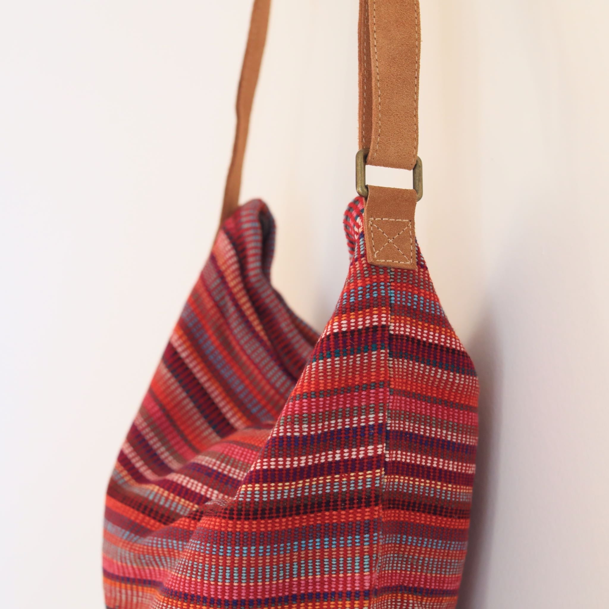 WOVEN Zipper Sling Bag - Jazzy - Che Cose Belle