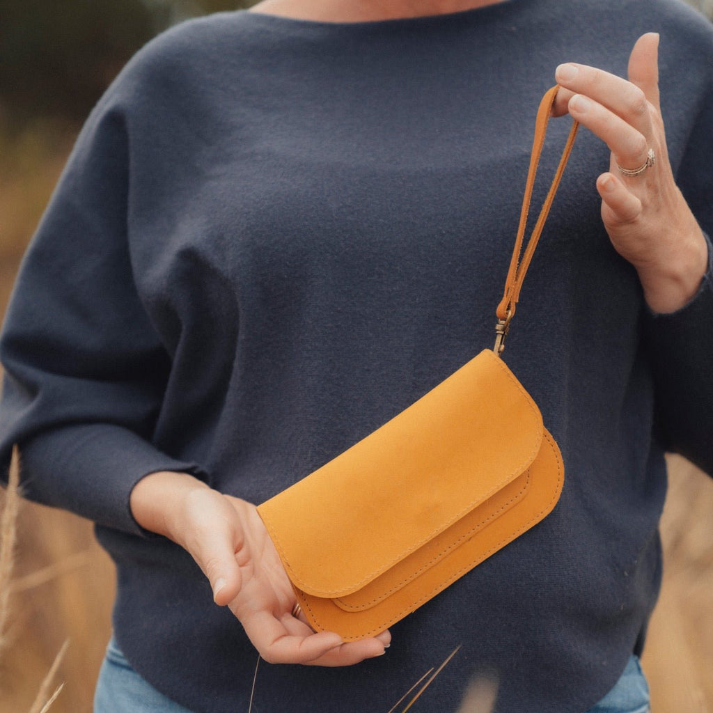 Wristlet Wallet in Amber - Che Cose Belle