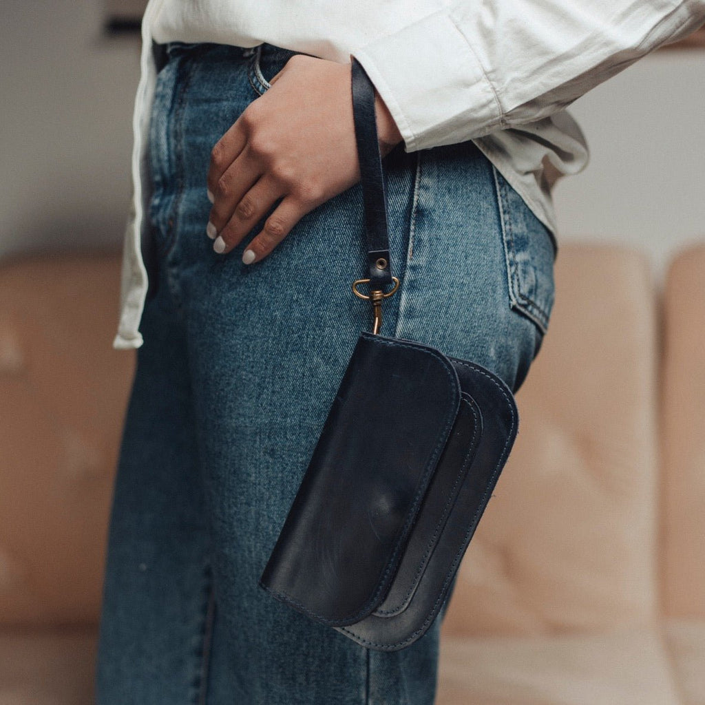 Wristlet Wallet in Navy - Che Cose Belle