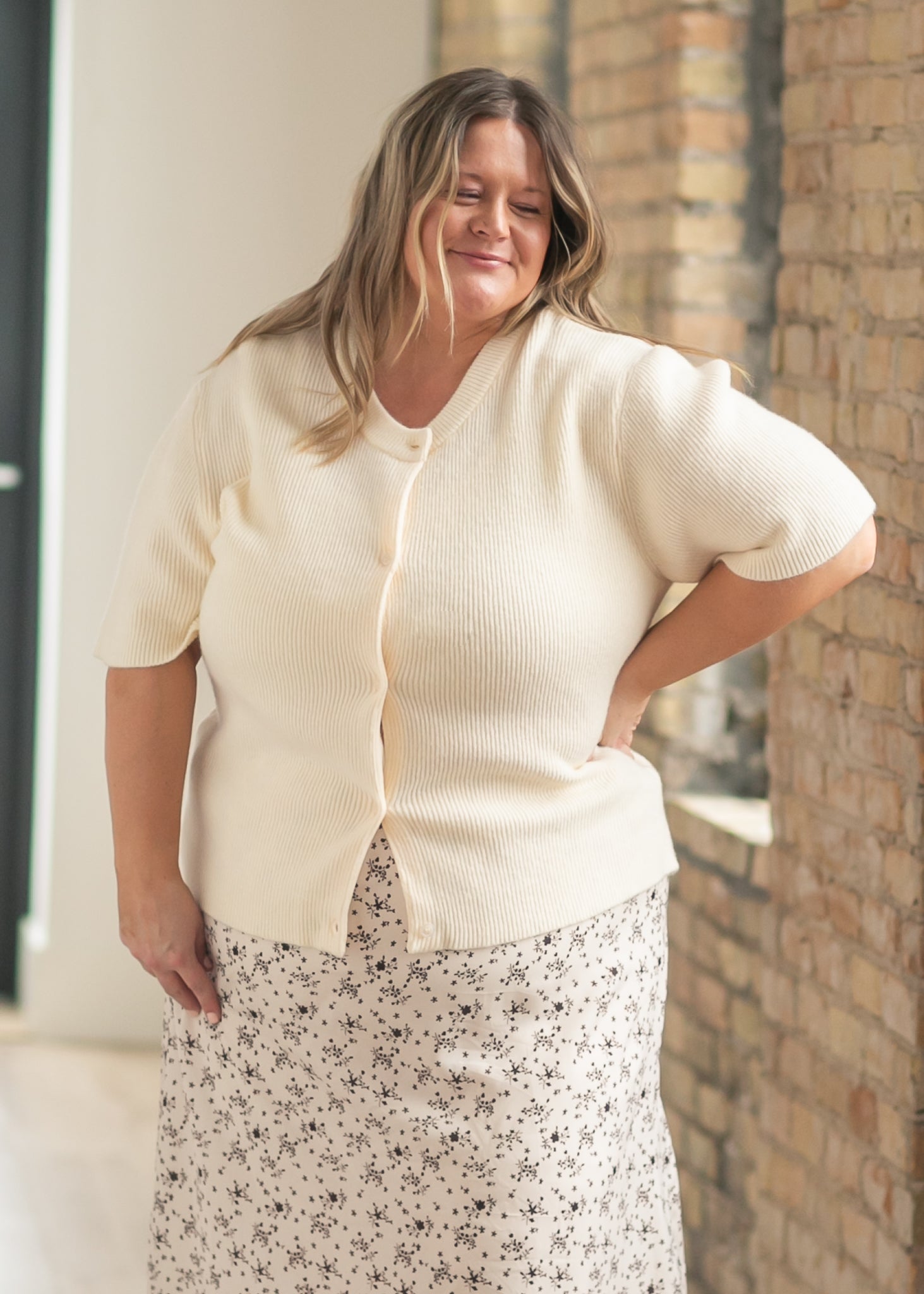 Zadie Ivory Short Sleeve Button Cardigan - Che Cose Belle