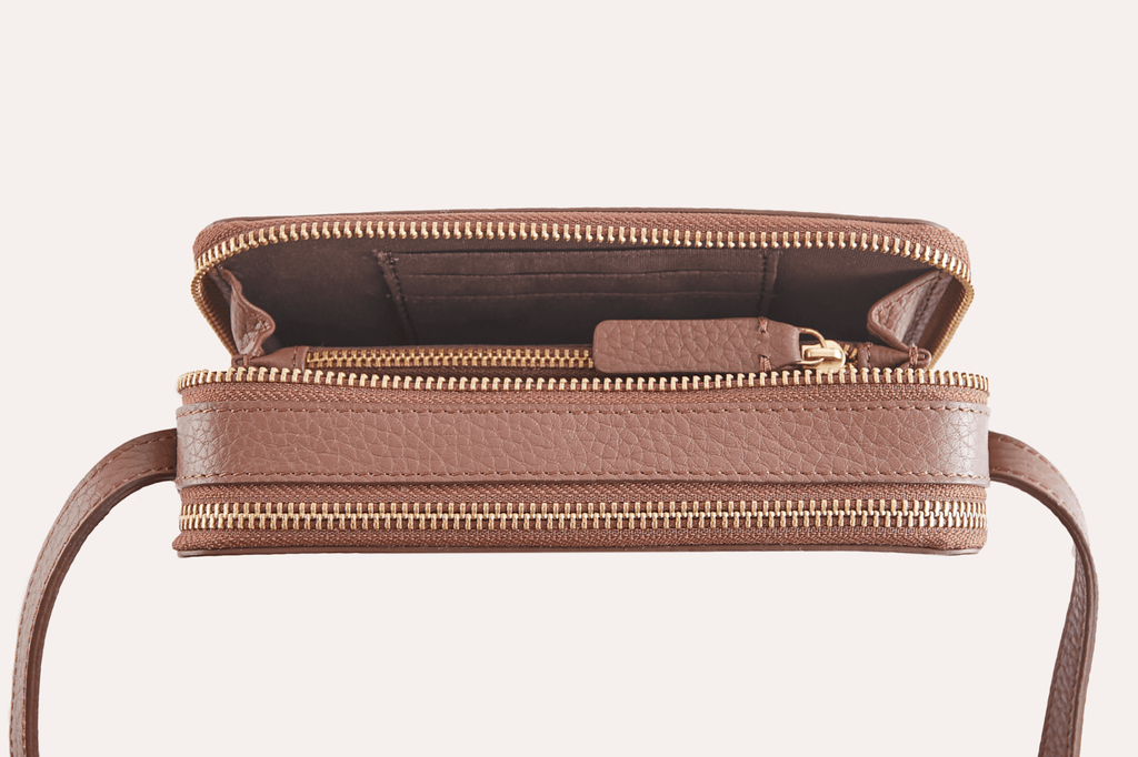 Zip Around Crossbody Pebble - Che Cose Belle