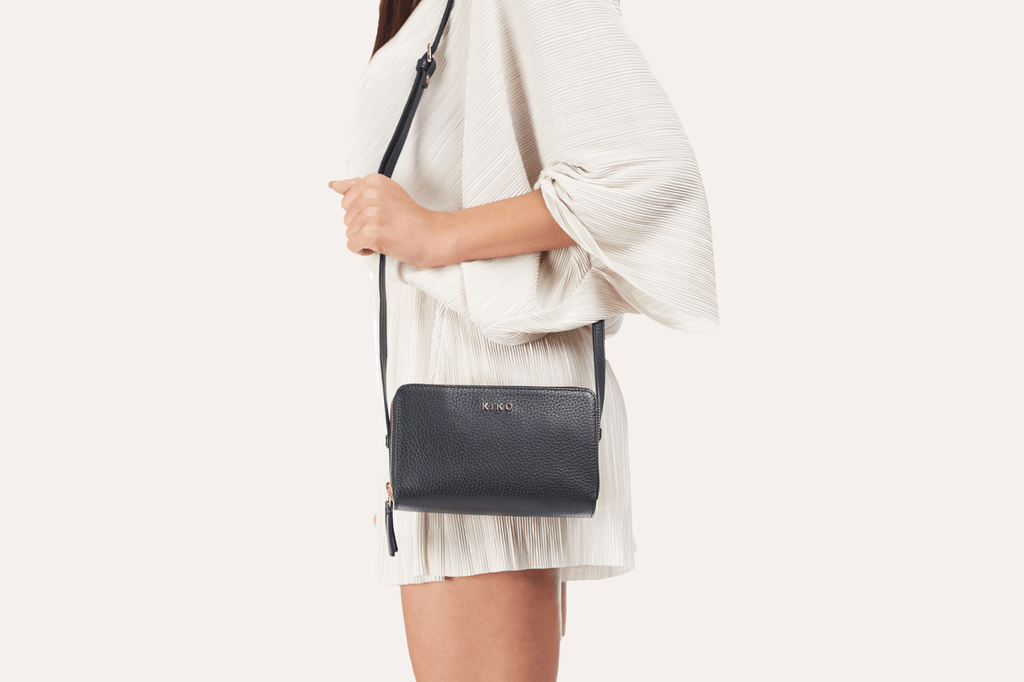 Zip Around Crossbody Pebble - Che Cose Belle