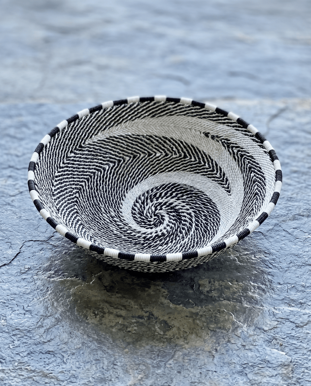 Zulu Wire Basket Bowl - Black + White, Medium - Che Cose Belle